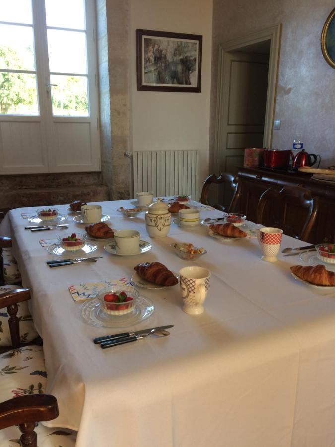 Le Logis Du Plessis Bed and Breakfast Chaniers Exteriör bild