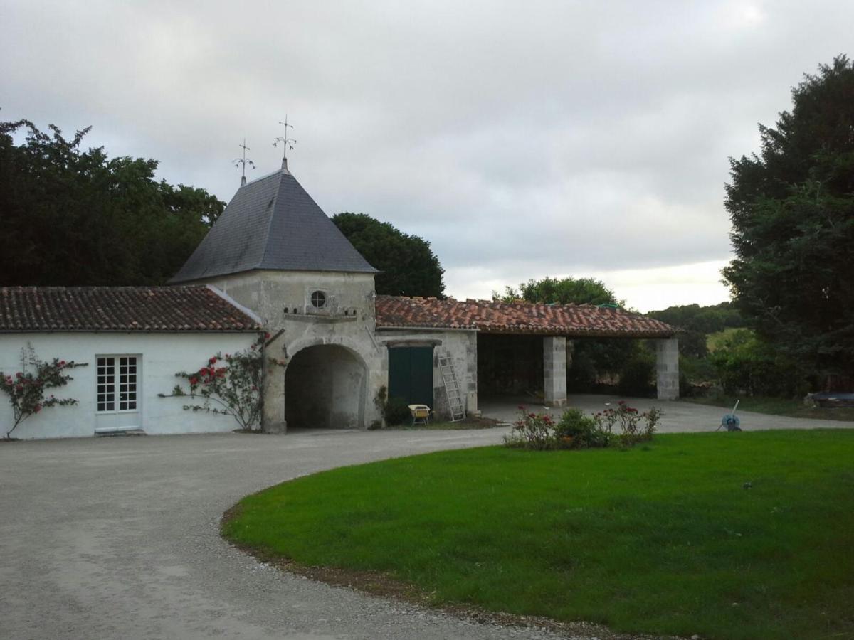 Le Logis Du Plessis Bed and Breakfast Chaniers Exteriör bild