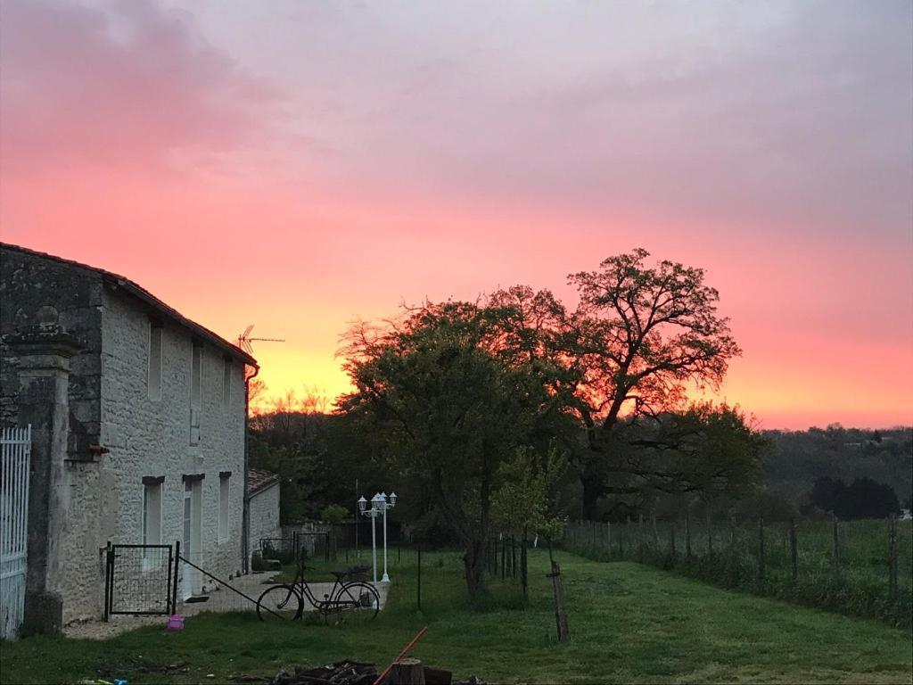 Le Logis Du Plessis Bed and Breakfast Chaniers Exteriör bild