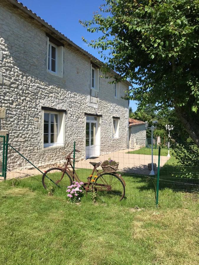 Le Logis Du Plessis Bed and Breakfast Chaniers Exteriör bild